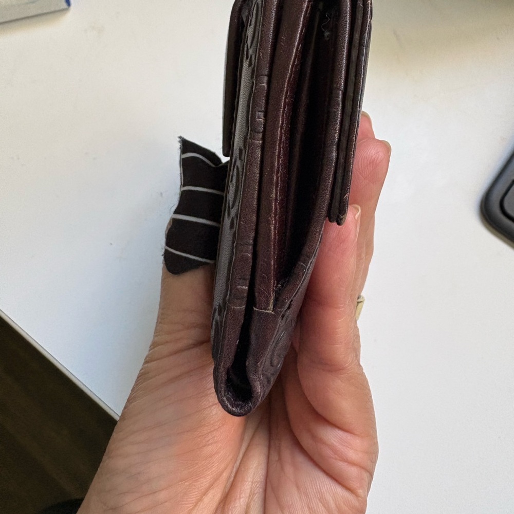 Gucci Compact Brown/Black Wallet with Gold Accent - Picture 6 of 8
